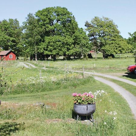 1 Bedroom Beautiful Home In Lidkoeping Sjovik  Luaran gambar