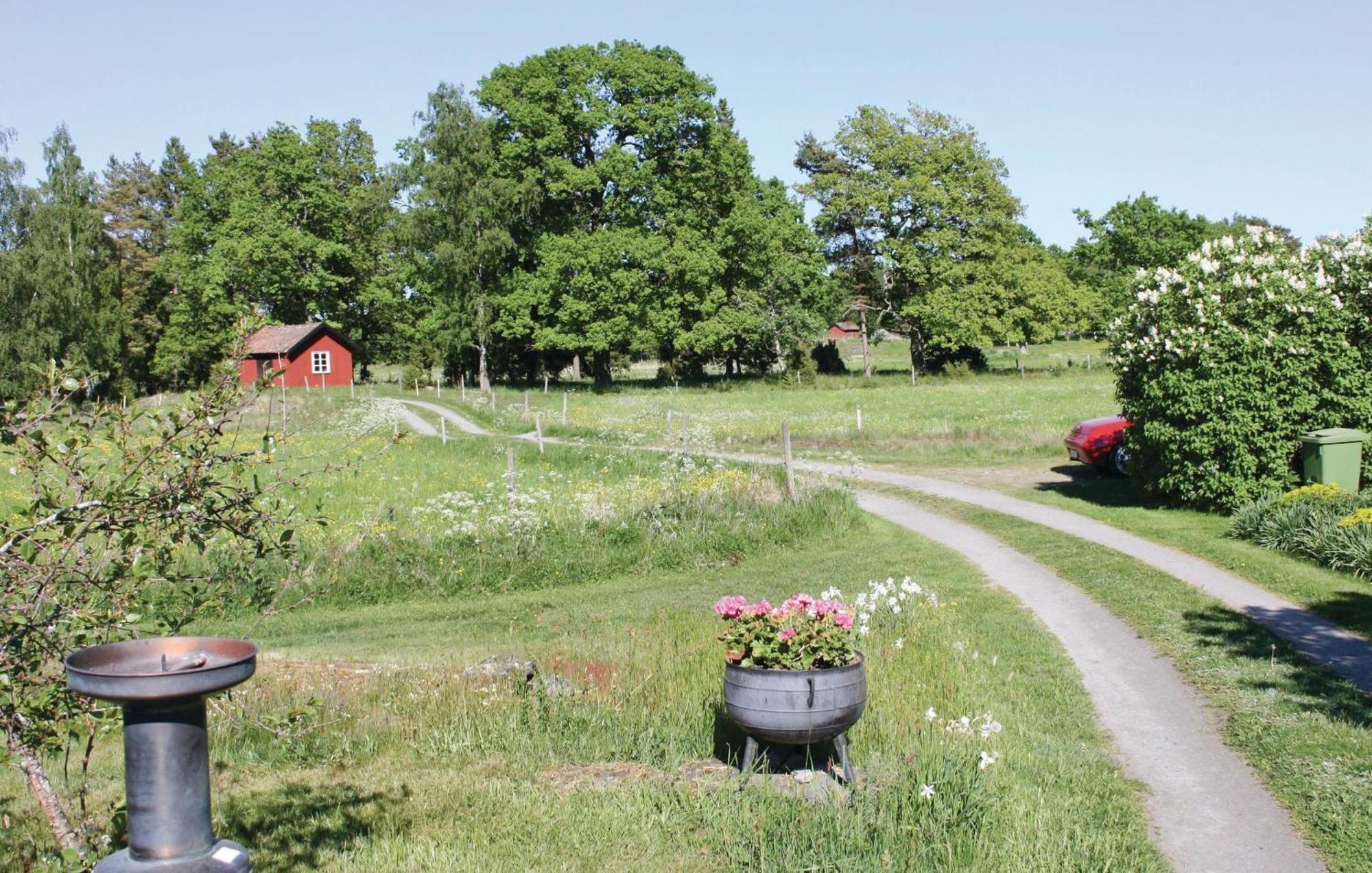 1 Bedroom Beautiful Home In Lidkoeping Sjovik  Luaran gambar